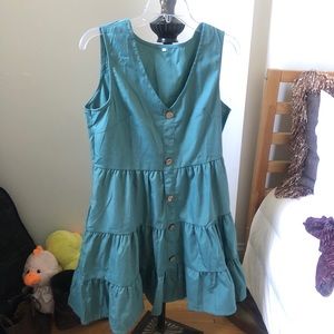 Unfitted dress, mid thigh, turquoise with buttons